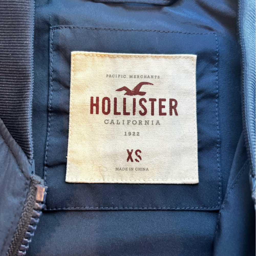 Hollister Men's Blue Lightweight Jacket - Picture 5 of 6
